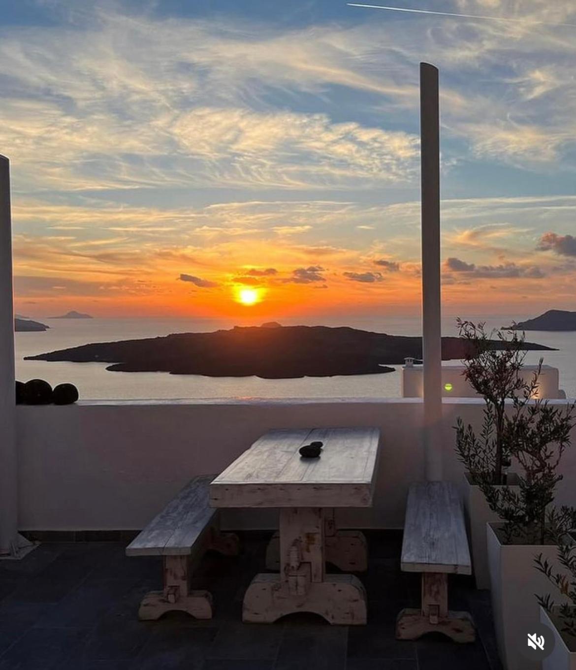 Fira White Residence Fira (Santorini) Exterior foto